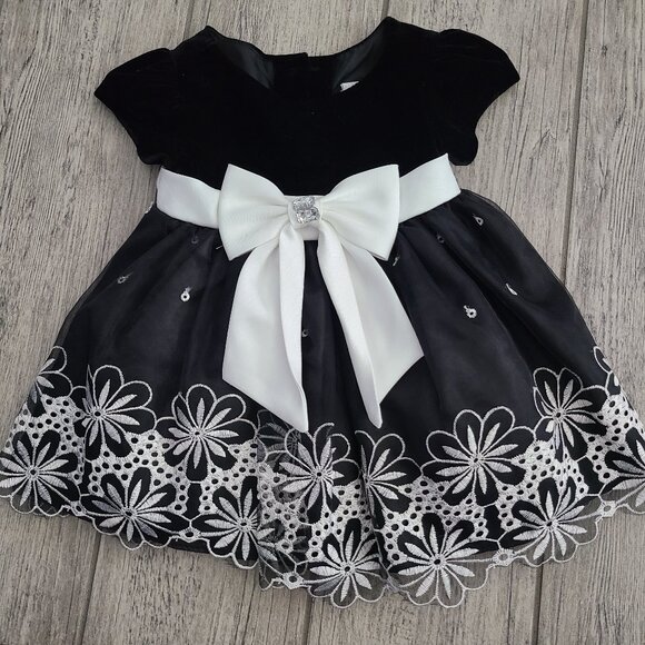 Sweet Heart Rose Other - Sweet Heart Rose infant girls black and white formal velvet winter dress sz 12M